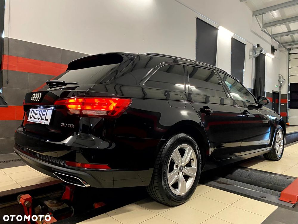 Audi A4 Avant 2.0 TDI S tronic - 11
