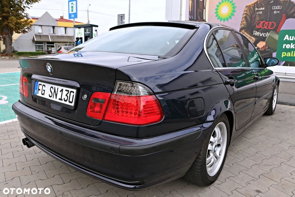 BMW Seria 3 320i - 16