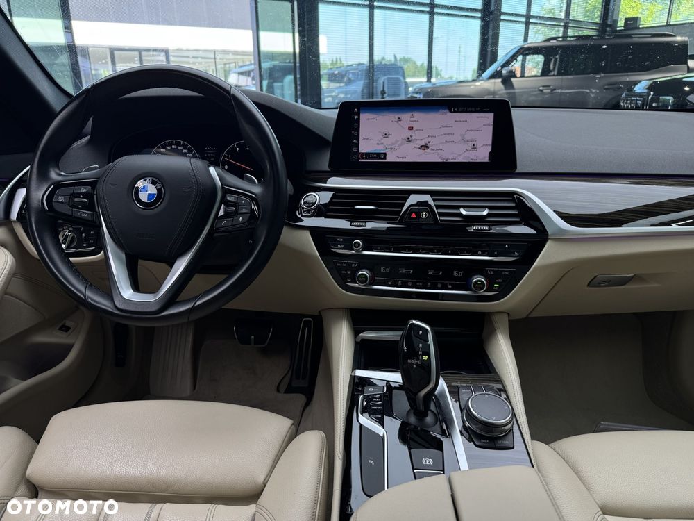 BMW Seria 5 530i xDrive M Sport sport - 17