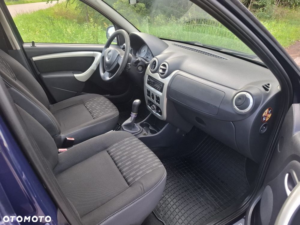 Dacia Sandero - 8