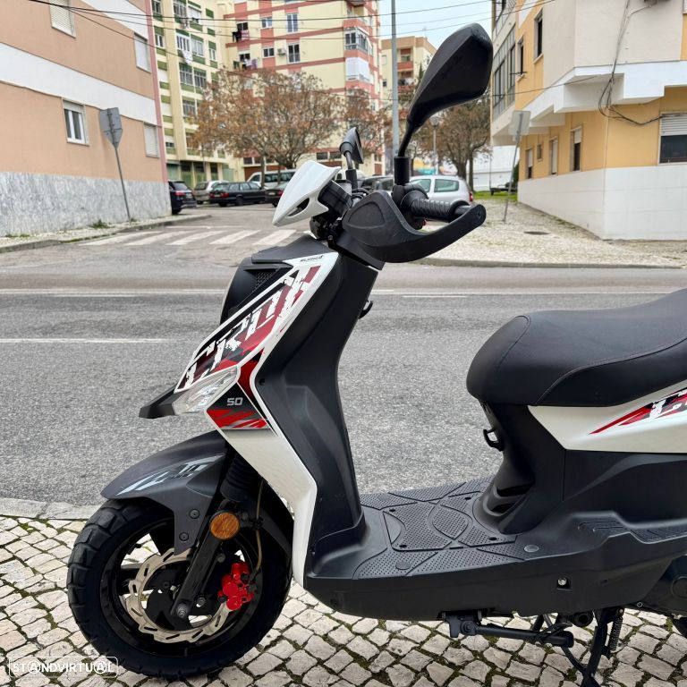 Sym FIDDLE CROX 50 - 23