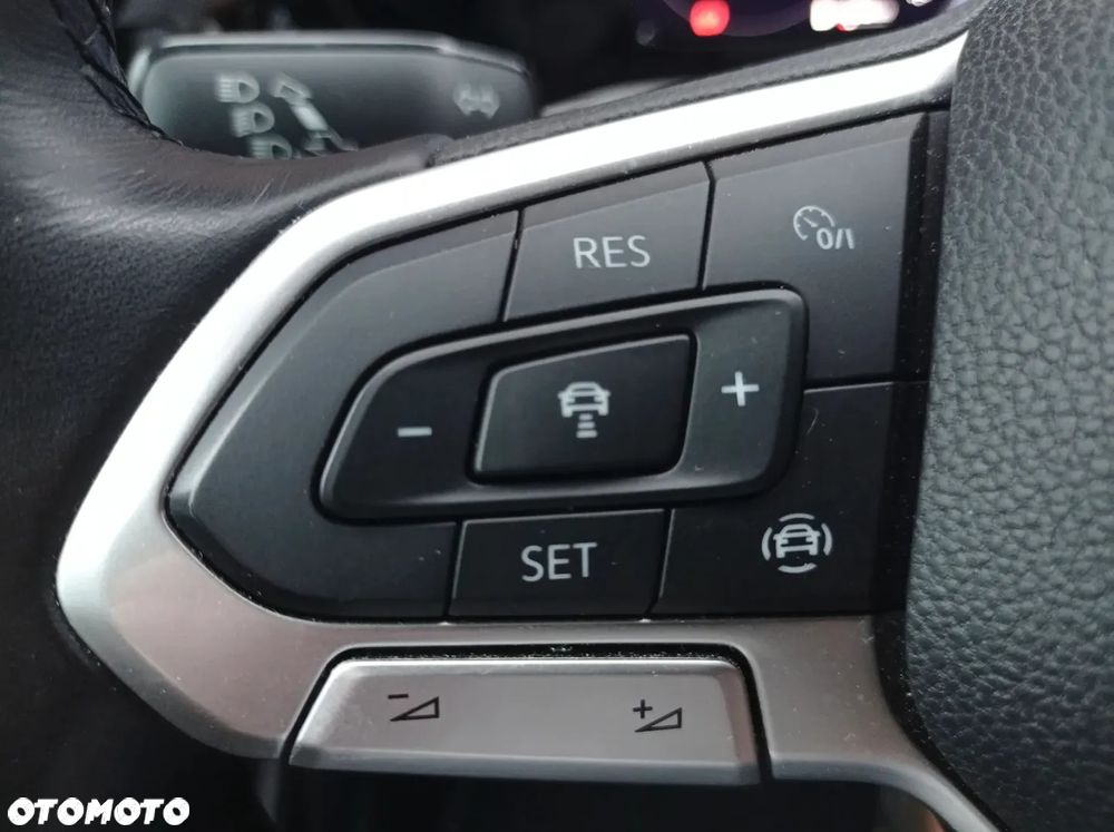 Volkswagen Golf VIII 1.5 eTSI EVO Life DSG - 27