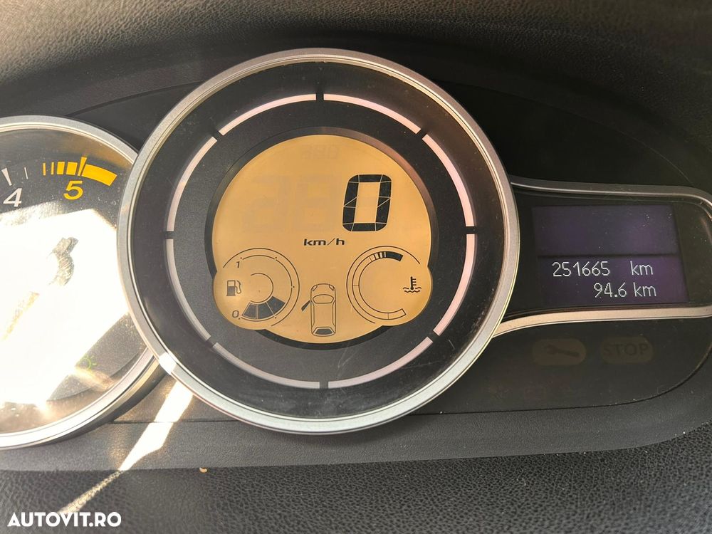 Renault Megane 1.5 dCi Authentique - 10