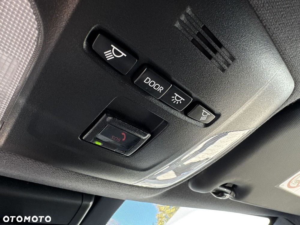 Toyota Corolla 1.8 Hybrid Comfort - 32