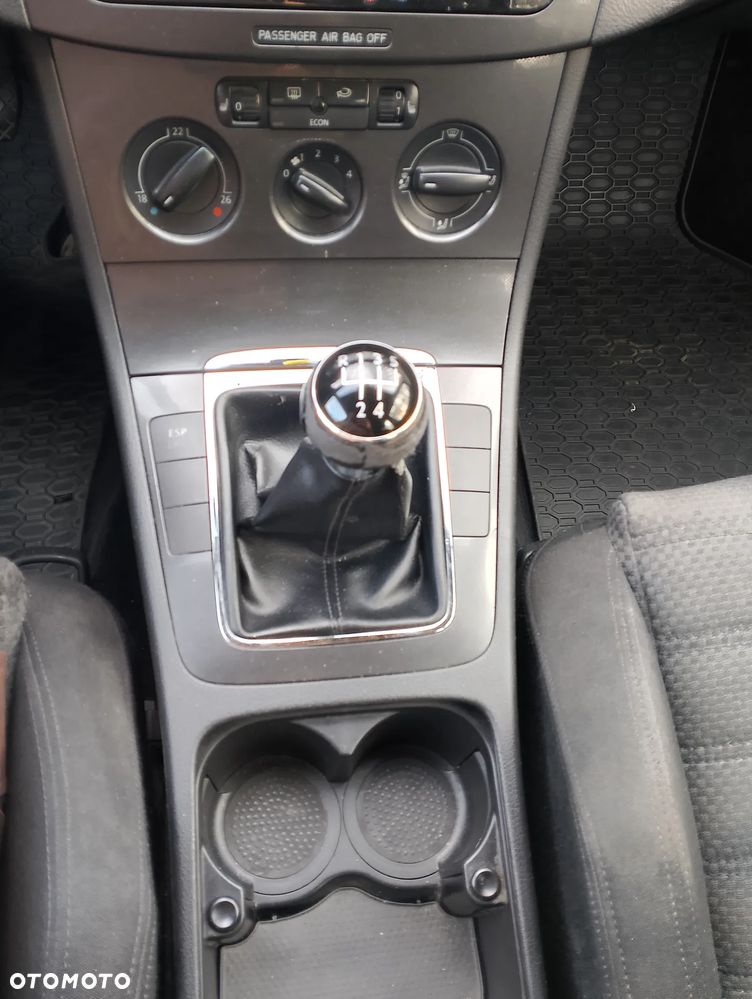 Volkswagen Passat 1.9 TDI DPF Comfortline - 11