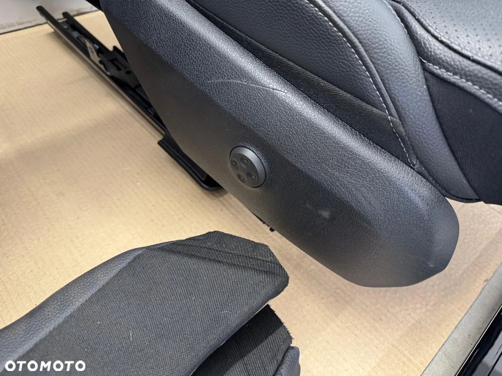 Wnętrze fotele kanapa boczki skóra W206 C-klasa - 4