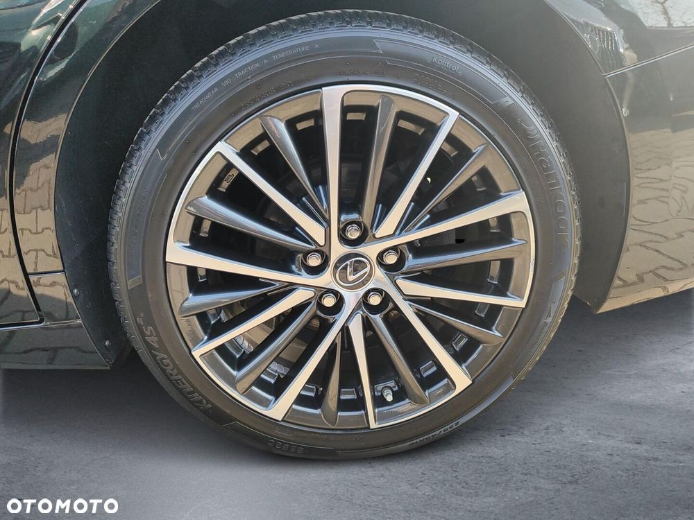 Lexus ES 300h Business Edition - 24