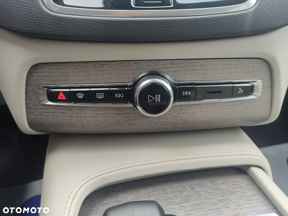 Volvo XC 90 - 33