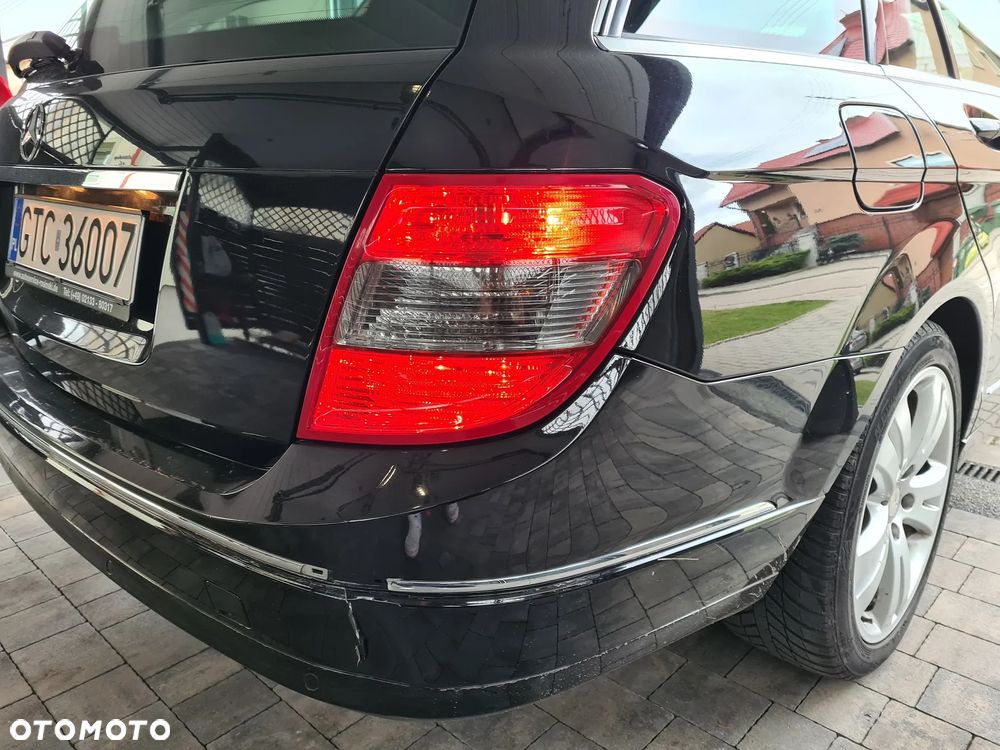 Mercedes-Benz Klasa C 180 CGI Automatik BlueEFFICIENCY Avantgarde - 12