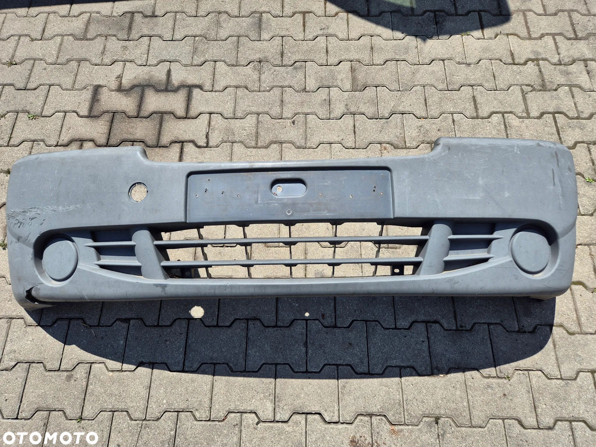 ZDERZAK PRZÓD TRAFIC PRIMASTAR VIVARO  06-14r. - 1