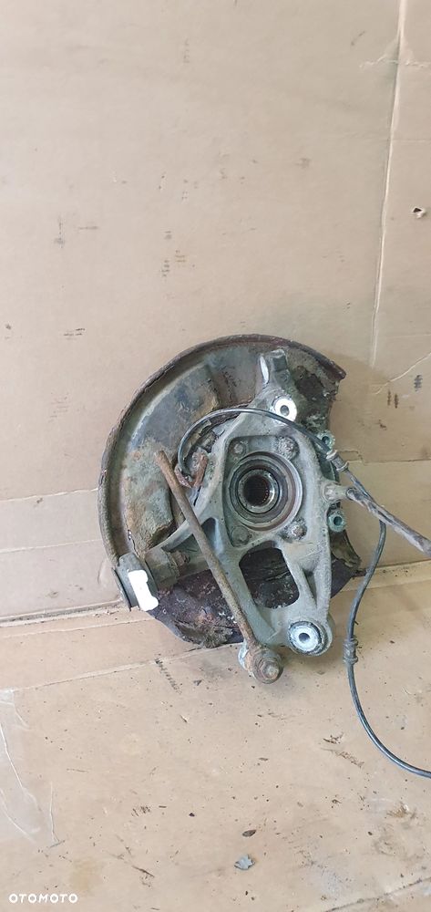 Zwrotnica piasta lewy tył tylna lewa Mercedes E-Klasa W211 3.0 3.5 V6 - 4