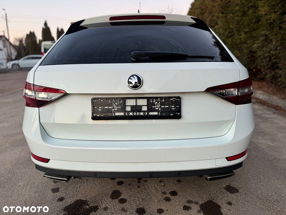 Skoda Superb 2.0 TSI 4x4 DSG SportLine - 10