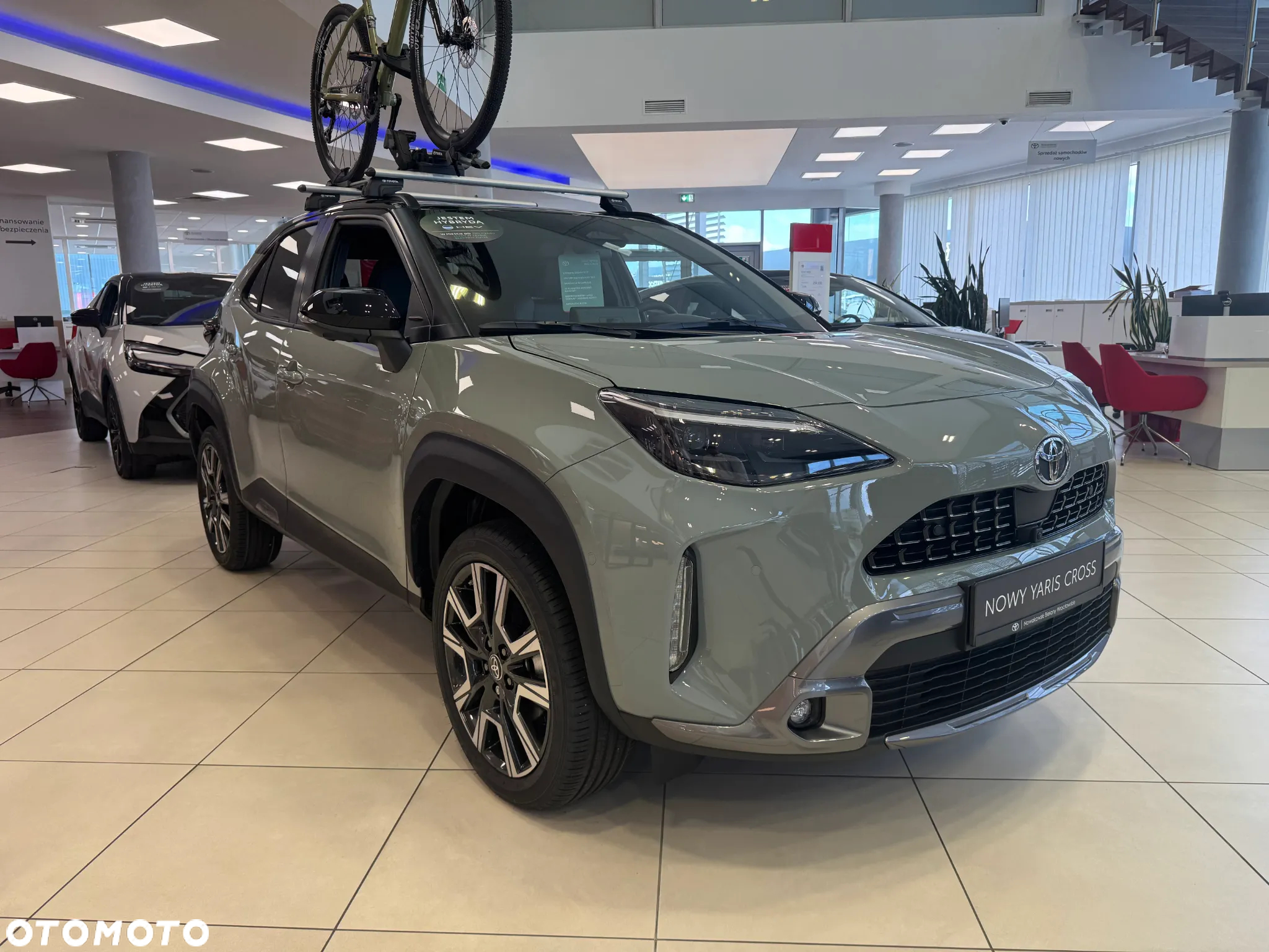 Toyota Yaris Cross Hybrid 1.5 Premiere Edition - 2