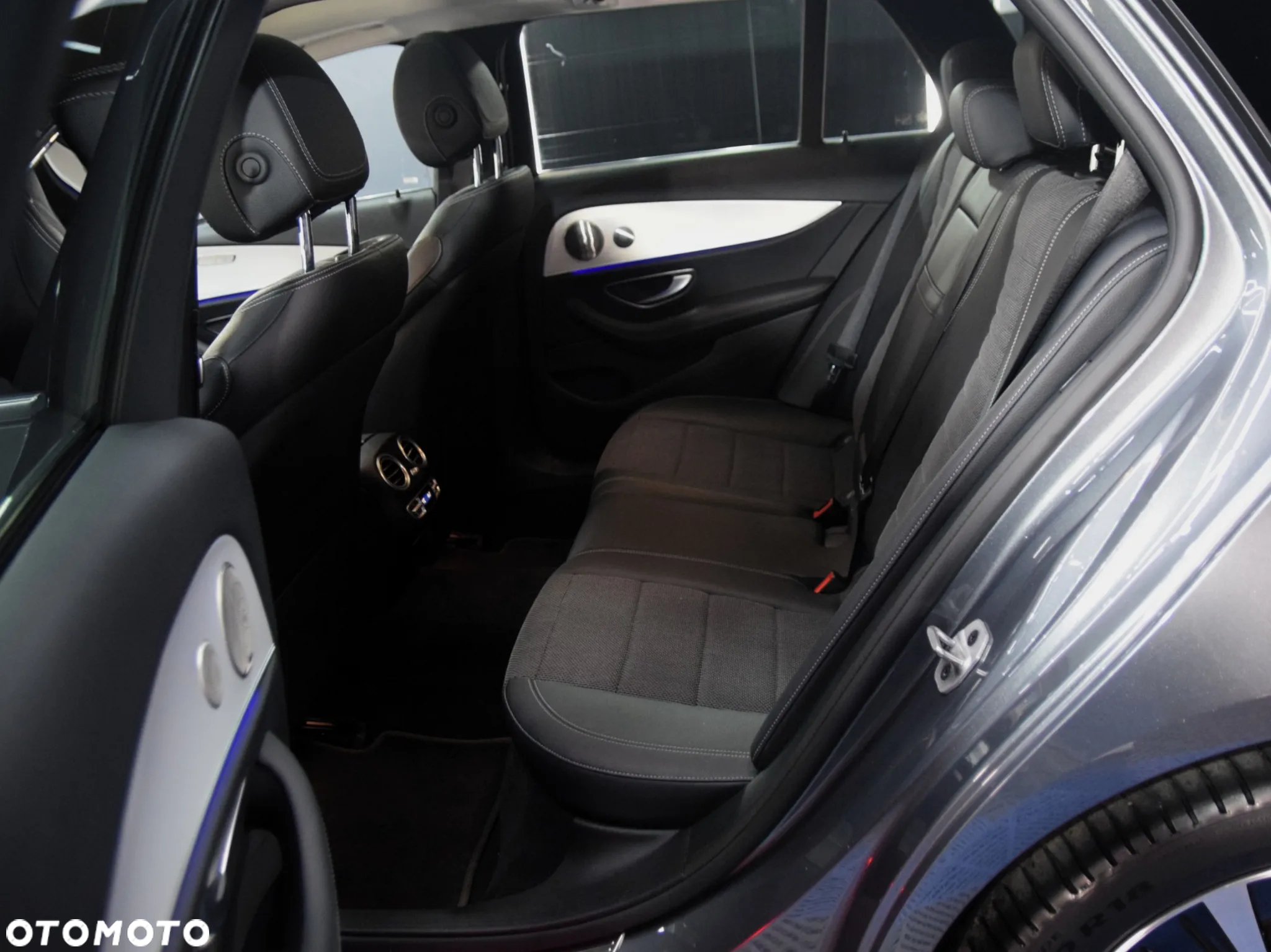 Mercedes-Benz Klasa E 300 de 4-Matic Exclusive - 8