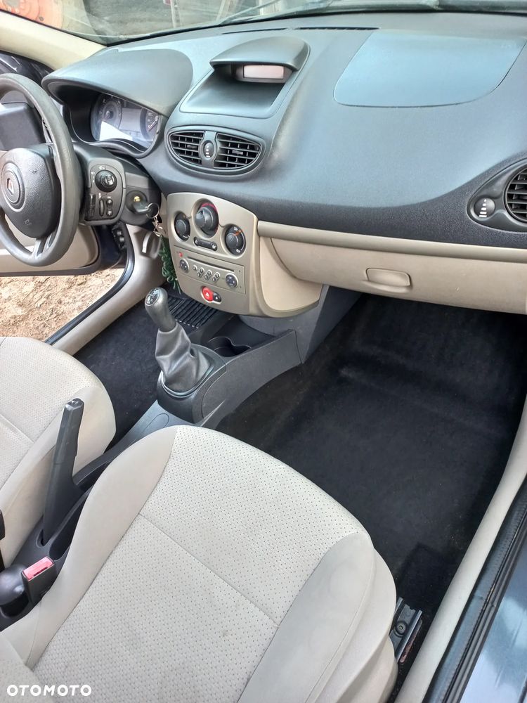 Renault Clio 1.5 dCi Alize - 13