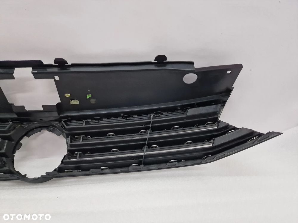 VW PASSAT B8 3G0 15-  ATRAPA / GRILL PRZEDNI PRZÓD NA WĄSKĄ GÓRNĄ LISTWĘ / CHROM , NR 3G0853651 / 3G0853651A / 3G0853653 , NR AUKCJI GL263 - 16
