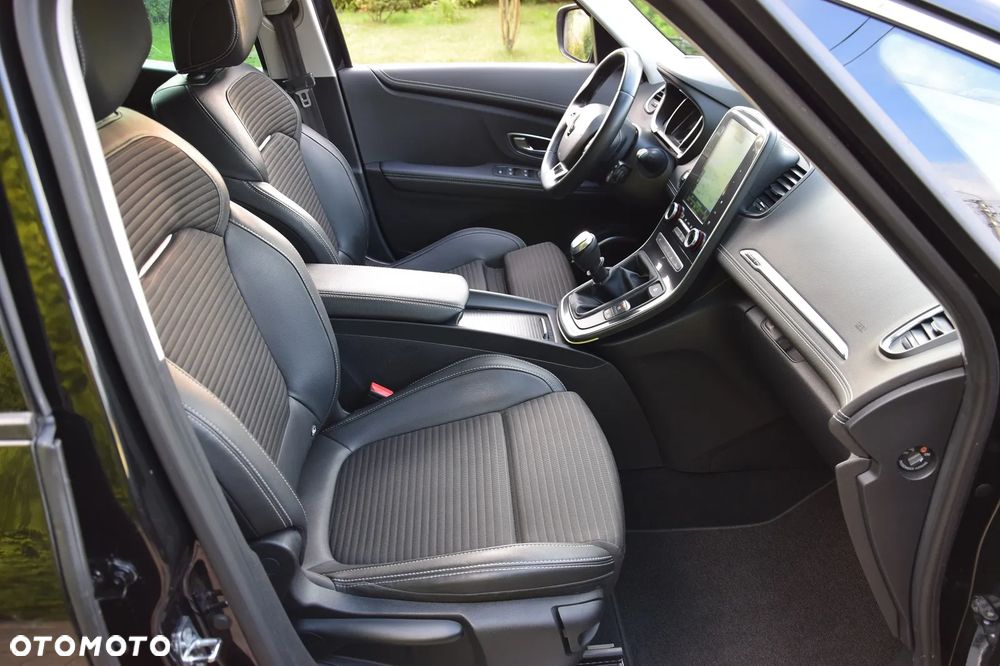 Renault Grand Scenic - 20