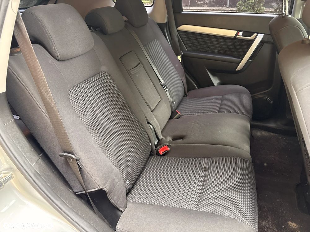 Chevrolet Captiva 2.2 2WD LS - 10