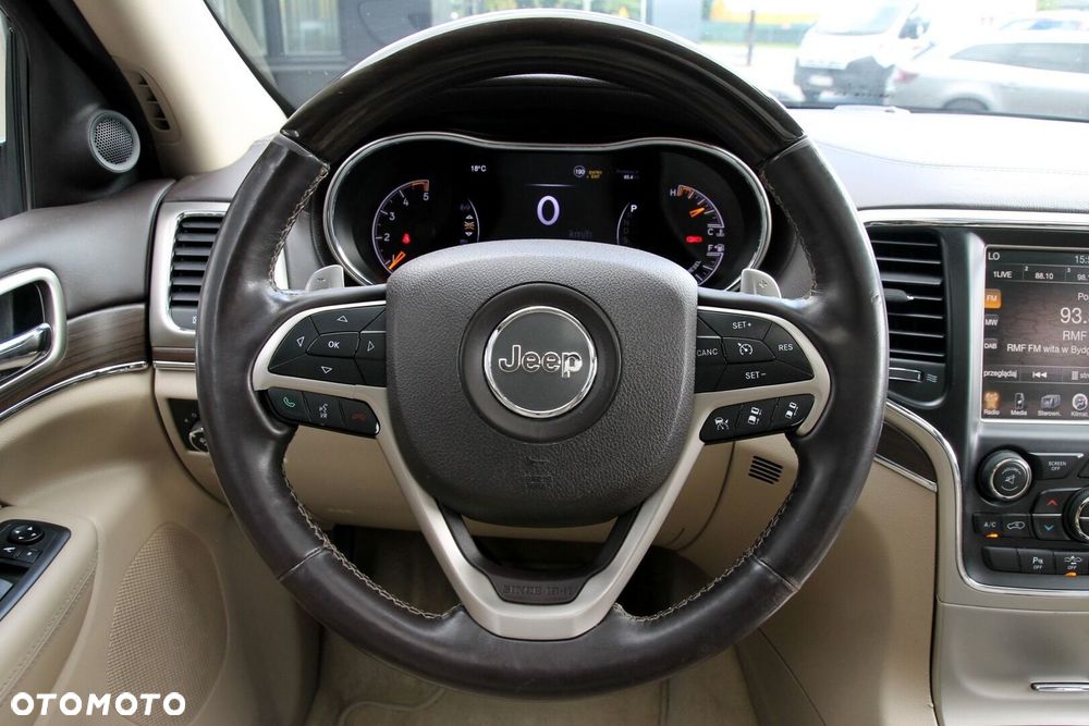 Jeep Grand Cherokee - 16