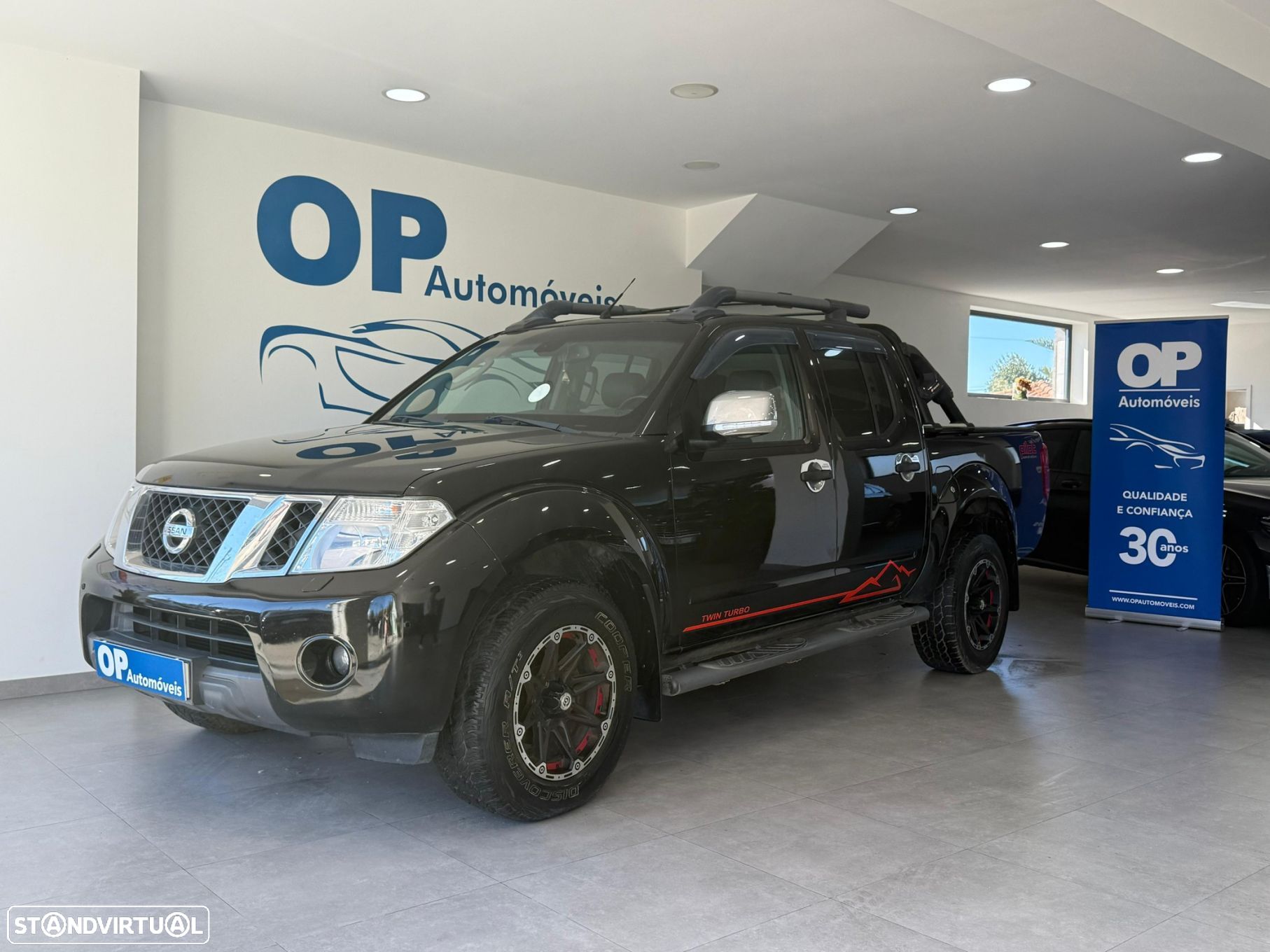 Nissan Navara 2.5 dCi CD LE Hi-Tech +P.Premium AT 4WD - 1