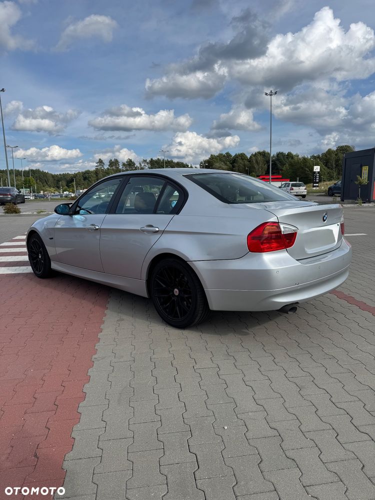 BMW Seria 3 318d - 3