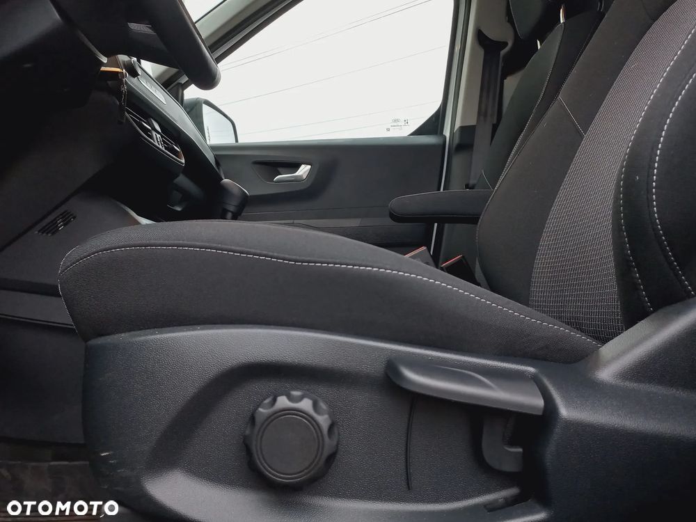 Ford Transit Courier - 25