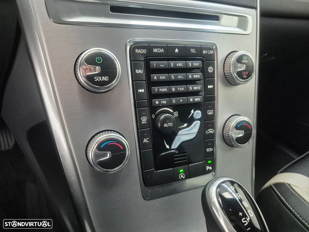 Volvo XC 60 2.0 D4 Summum Geartronic - 15