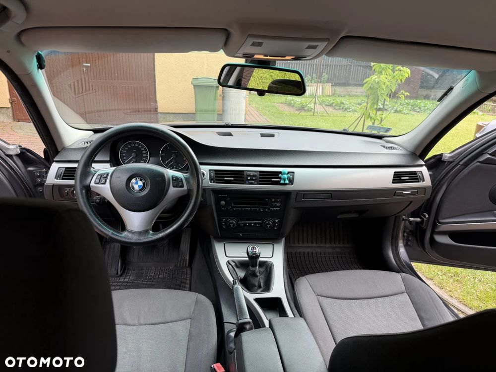 BMW Seria 3 320d - 4