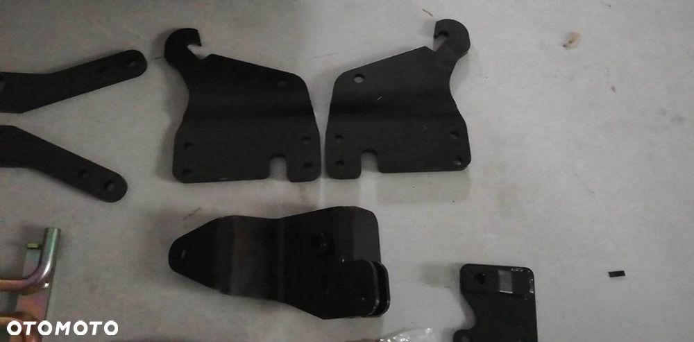 Zestaw opuszczania zaczep John Deere 2520 LVB25687 - 4