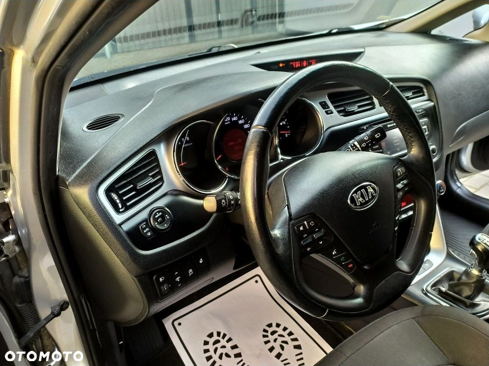 Kia Ceed 1.6 GDI ISG Dream-Team Edition - 15