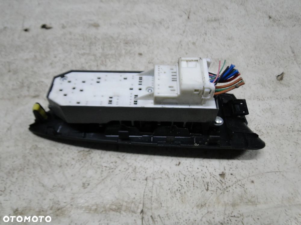 TOYOTA RAV4 III 3 PANEL PRZEŁACZNIK SZYB LEWY PRZÓD PRZEDNI EUROPA - 2