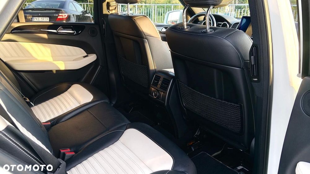 Mercedes-Benz GLE - 12