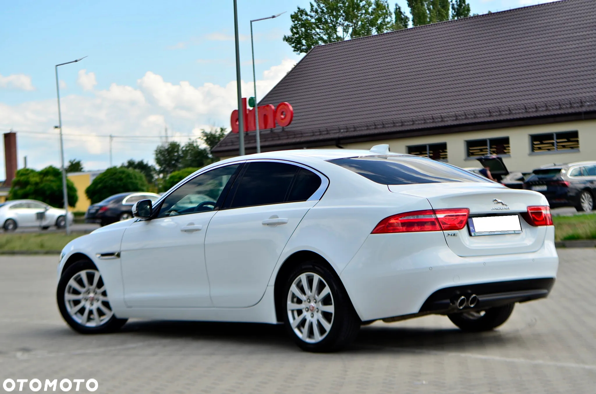 Jaguar XE 2.0 D Prestige - 6