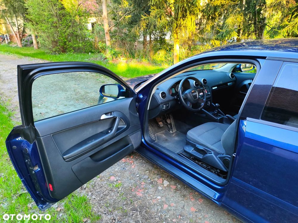 Audi A3 3-drzwiowe 1.6 TDI DPF Attraction - 6