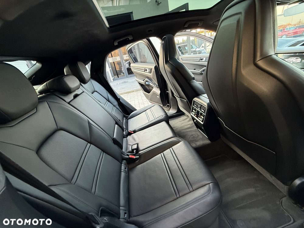 Porsche Cayenne - 25