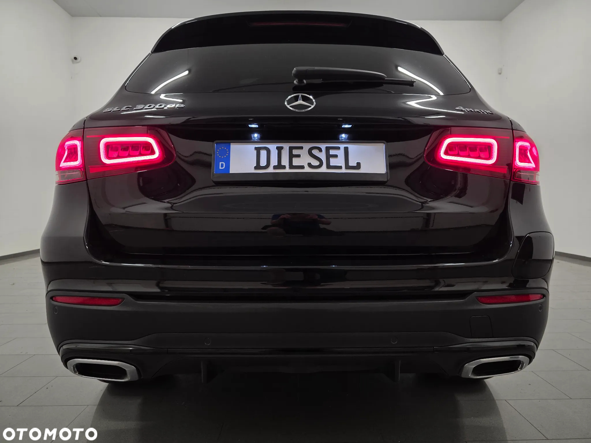 Mercedes-Benz GLC 300 d 4Matic 9G-TRONIC AMG Line Plus - 37
