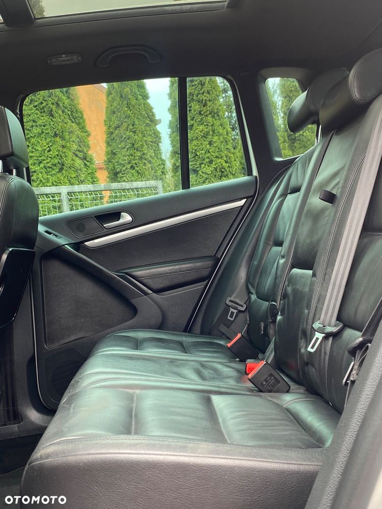 Volkswagen Tiguan - 11
