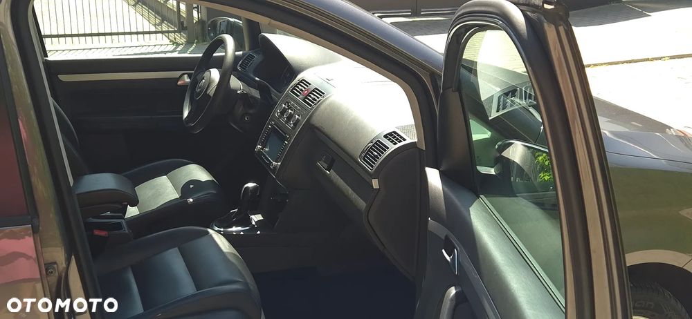 Volkswagen Touran 1.6 TDI DPF Trendline DSG - 5