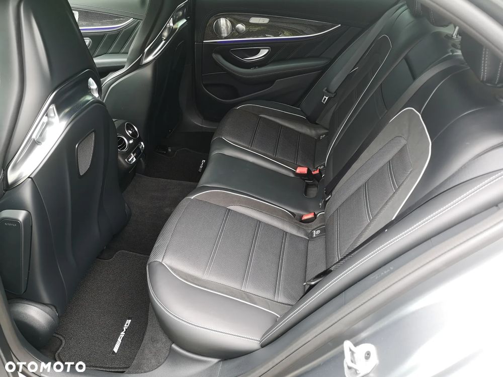Mercedes-Benz Klasa E AMG 63 S 4-Matic+ - 29