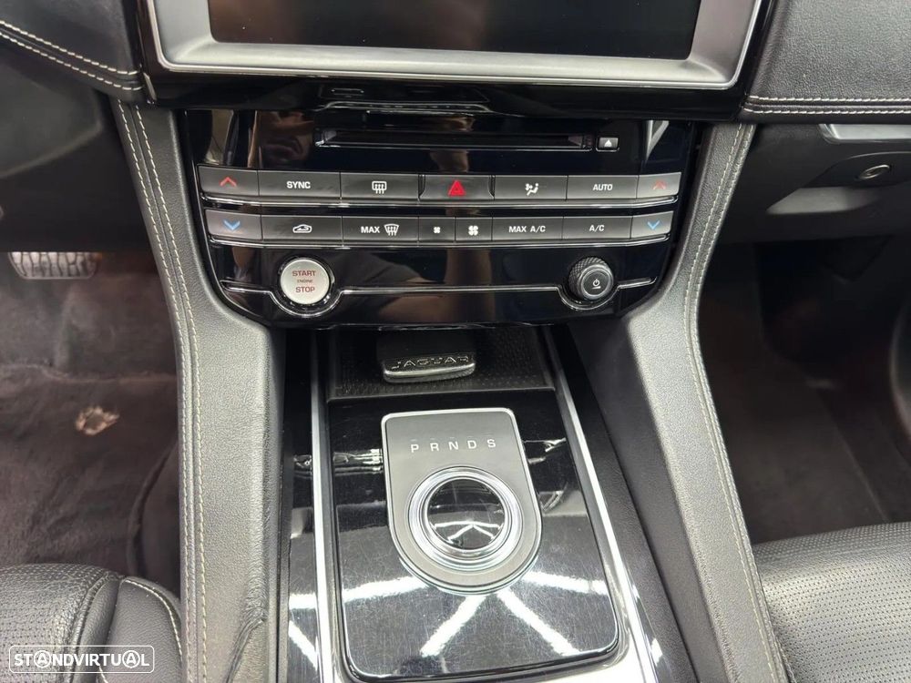 Jaguar F-Pace 2.0 i4D R-Sport Aut. - 17
