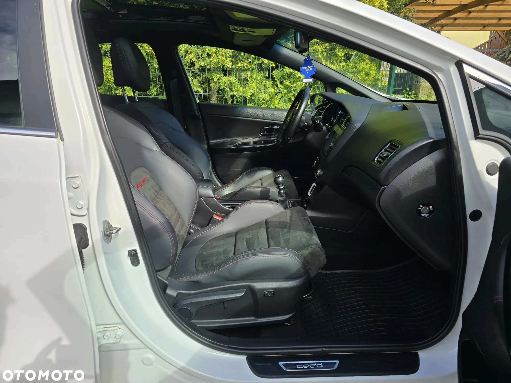 Kia Ceed 1.6 T-GDI GT - 34