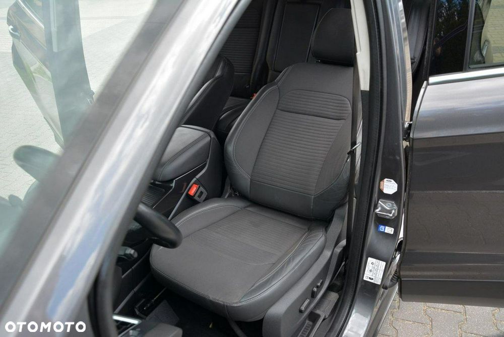 Ford Kuga 1.5 EcoBoost 2x4 Titanium - 23