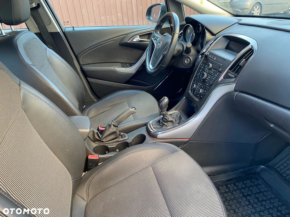 Opel Astra ver-1-4-turbo-cosmo - 14