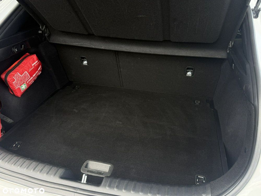 Kia XCeed 1.5 T-GDI M DCT - 35