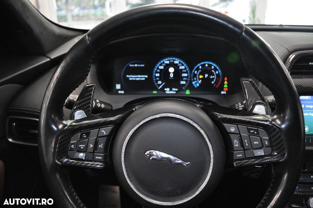 Jaguar F-Pace AWD First Edition - 17