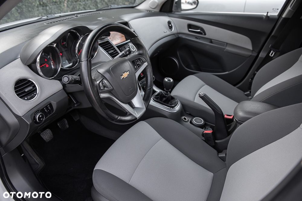 Chevrolet Cruze 1.8 LS - 15