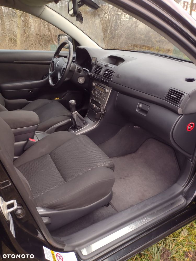 Toyota Avensis - 6