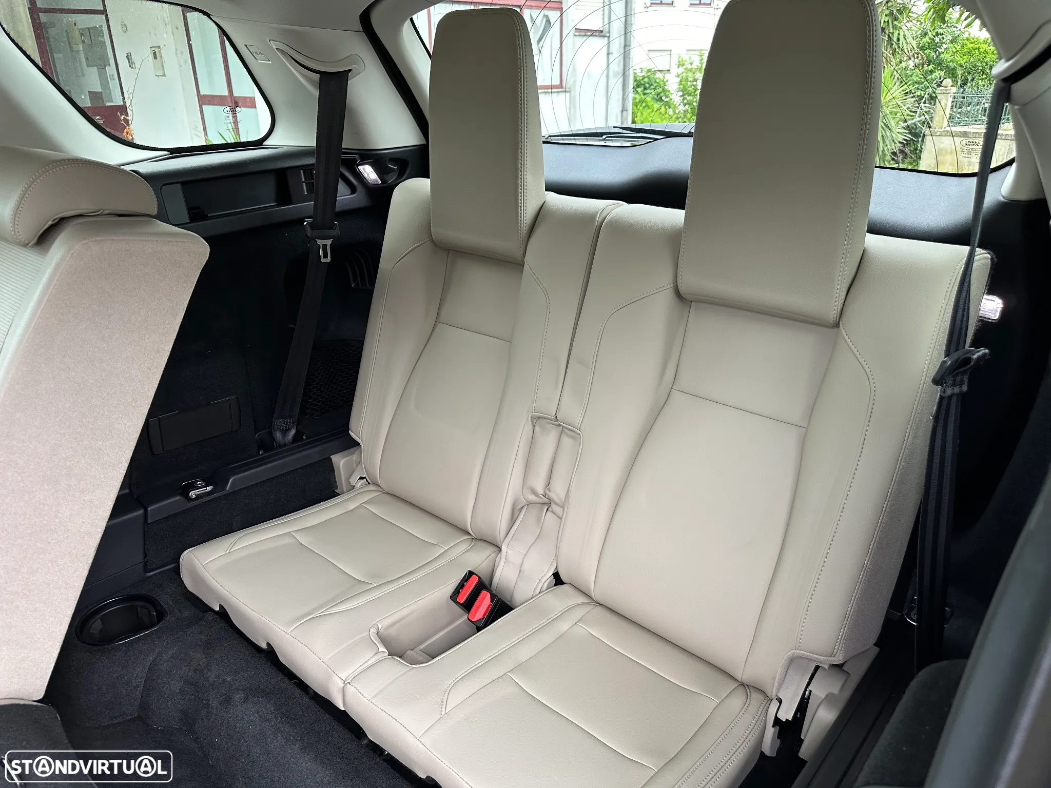 Land Rover Discovery Sport 2.0 D AWD S - 26