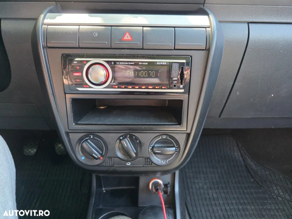 Volkswagen Fox 1.2 - 11