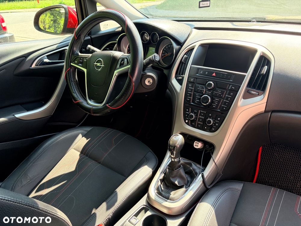 Opel Astra 1.4 Turbo 150 Jahre - 13